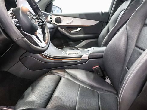 Used 2021 Mercedes-Benz GLC 300 4MATIC image 17