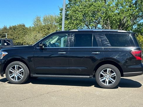 Used 2024 Ford Expedition Limited image 7