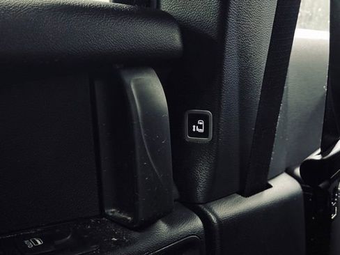 Certified 2025 Chrysler Pacifica Limited image 29