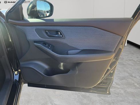 Used 2021 Nissan Rogue S image 13