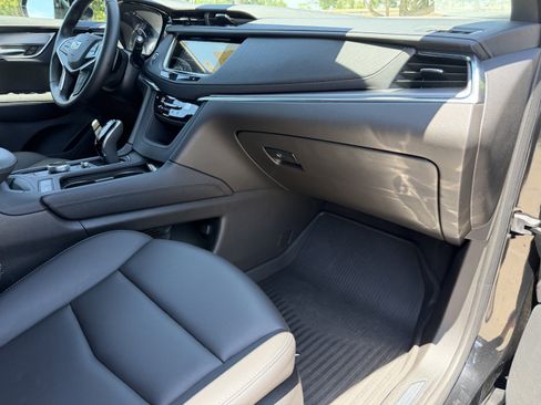 Certified 2023 Cadillac XT5 Luxury w/ LPO, Floor Liner Package AWD/4WD image 12