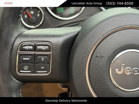 Used 2013 Jeep Wrangler Unlimited Sahara w/ Connectivity Group AWD/4WD image 11