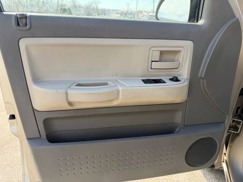 Used 2005 Dodge Dakota SLT image 10