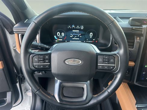 Certified 2022 Ford Expedition Platinum image 11