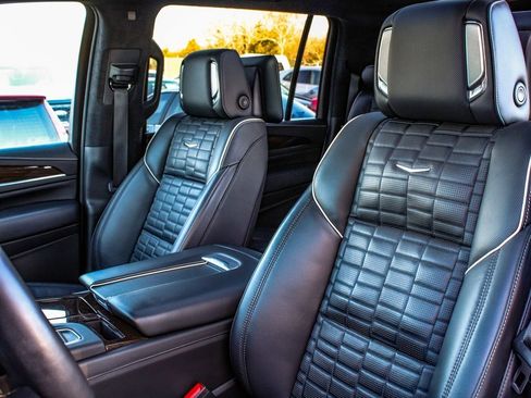 Used 2022 Cadillac Escalade ESV Sport Platinum w/ LPO, ONYX Package image 33