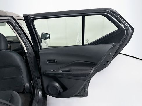 Used 2024 Nissan Kicks S image 27