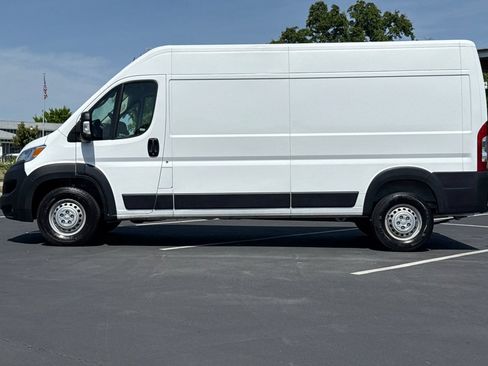 Used 2024 RAM ProMaster 2500 w/ Convenience Group FWD image 13