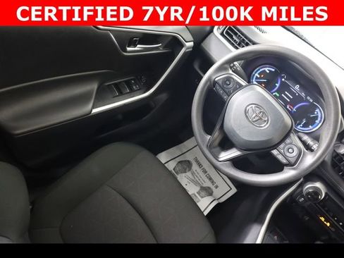 Used 2025 Toyota RAV4 XLE AWD/4WD image 18