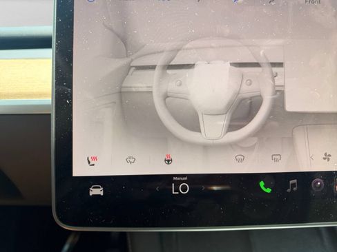 Used 2024 Tesla Model Y Long Range RWD image 19