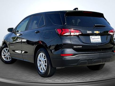 Used 2022 Chevrolet Equinox LS image 4