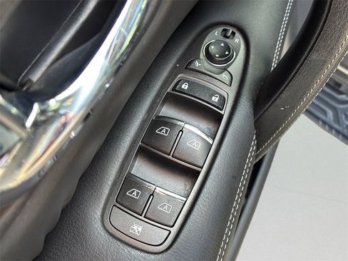 Used 2020 Nissan Armada SL w/ Premium Package image 21