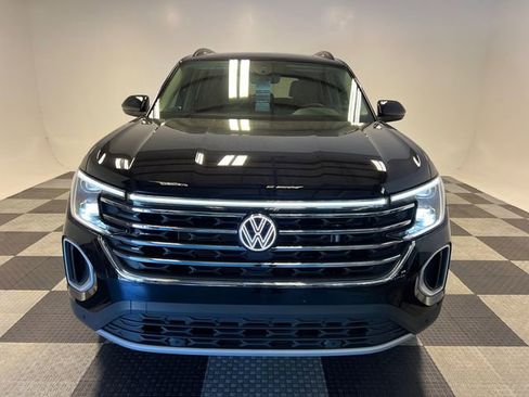 Certified 2025 Volkswagen Atlas SE FWD image 2