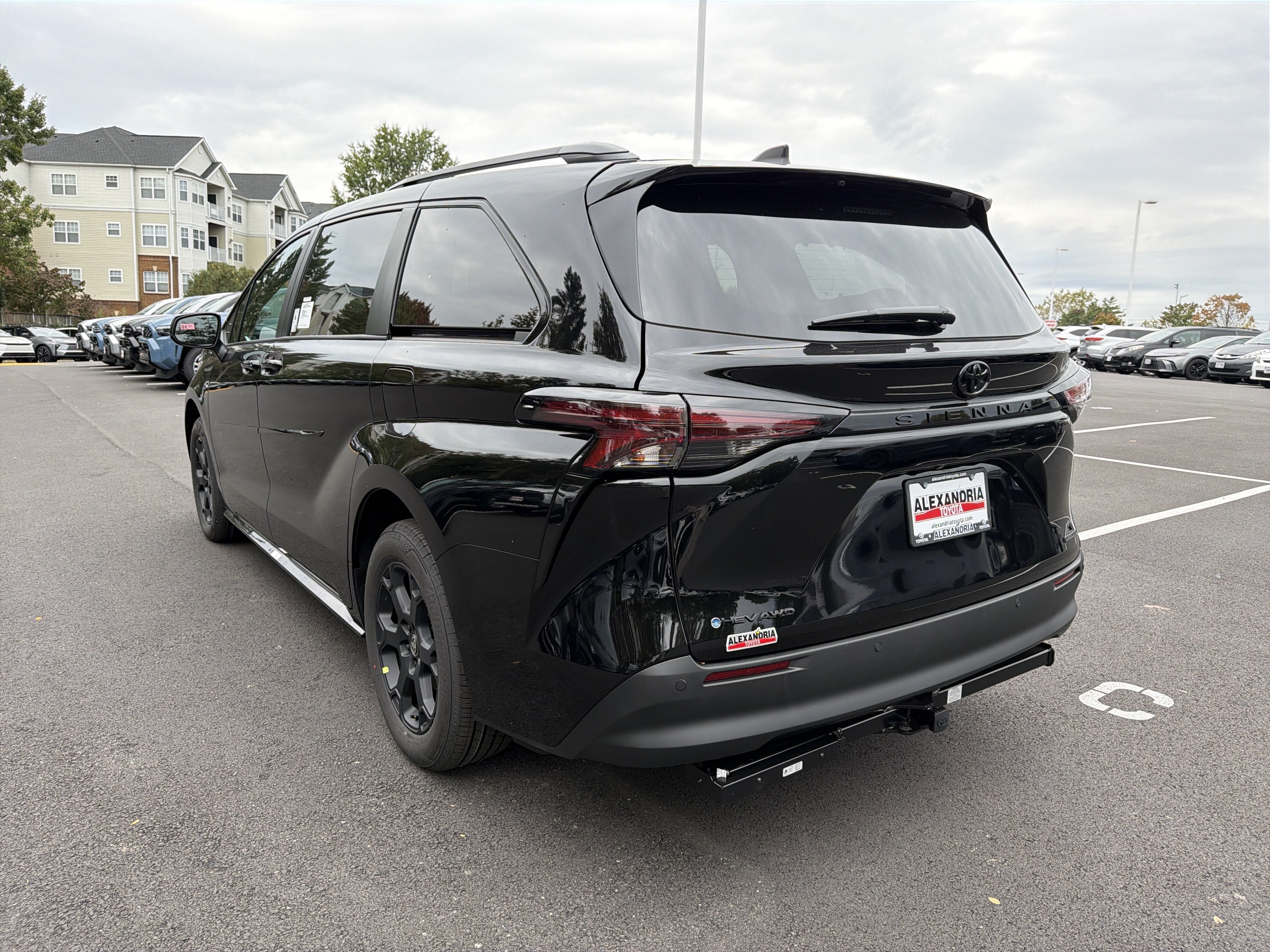 New 2026 Toyota Sienna XLE Woodland Edition AWD/4WD image 6