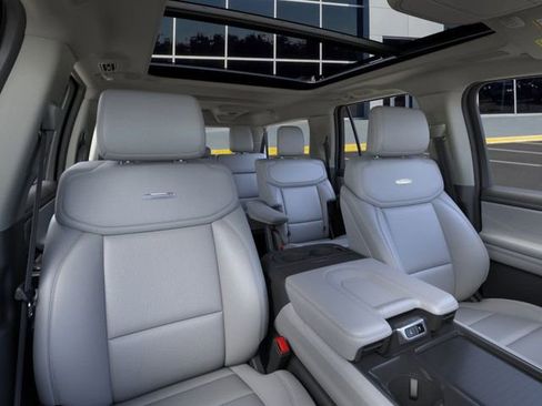 New 2025 Ford Expedition Max Platinum w/ Driver's Package image 19