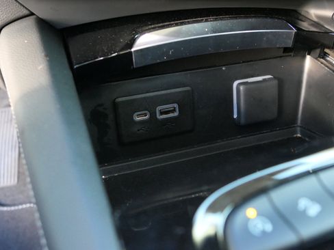 Used 2023 Buick Envision Preferred image 21