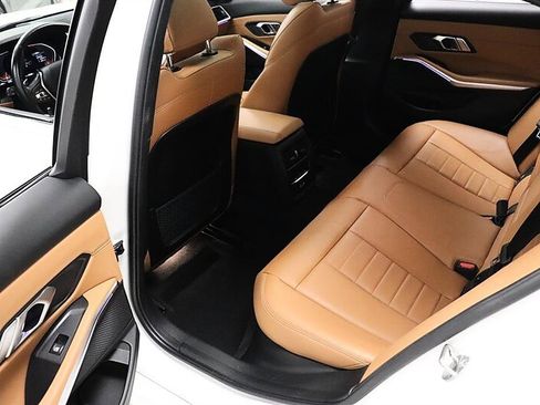 Used 2021 BMW 330i Sedan w/ Premium Package RWD image 18