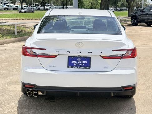 Used 2026 Toyota Camry SE w/ Multimedia Upgrade Package FWD image 9