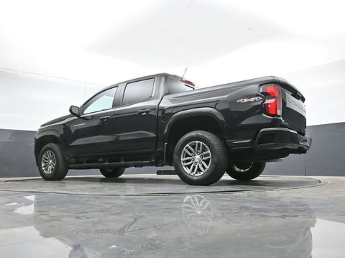 Used 2024 Chevrolet Colorado LT w/ LT Convenience Package III AWD/4WD image 39