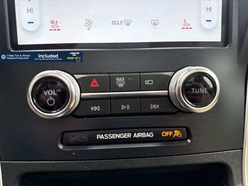 Used 2024 Ford Edge SEL w/ Convenience Package image 13