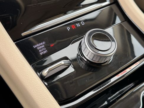 Used 2022 Jeep Grand Cherokee Limited image 32