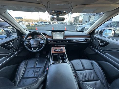 Used 2020 Lincoln Aviator Reserve w/ Equipment Group 201A image 3