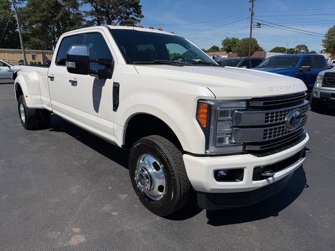 Used 2017 Ford F350 Platinum w/ Platinum Ultimate Package AWD/4WD image 2