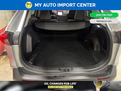 Used 2025 Toyota RAV4 XLE AWD/4WD image 28