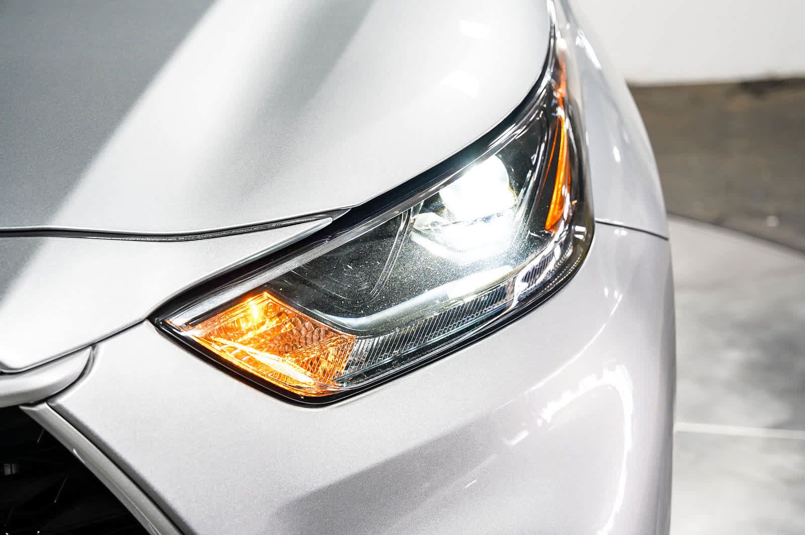 Used 2024 Toyota Highlander XLE AWD/4WD image 7