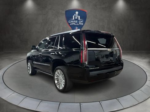 Used 2016 Cadillac Escalade Platinum RWD image 3