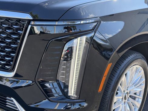 Certified 2025 Cadillac Escalade Premium Luxury w/ Touring Package image 8