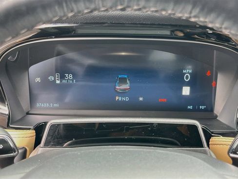 Used 2023 Lincoln Corsair Reserve FWD image 12