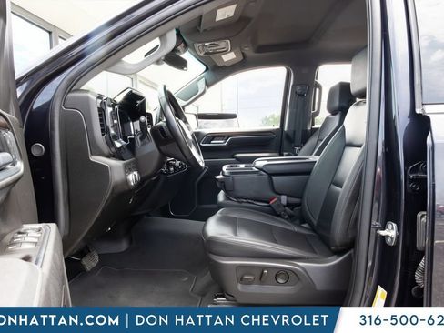 Used 2025 GMC Sierra 1500 SLT AWD/4WD image 3