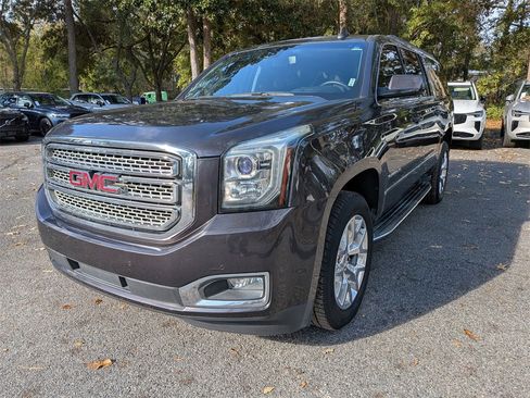 Used 2017 GMC Yukon XL SLT w/ Open Road Package image 8