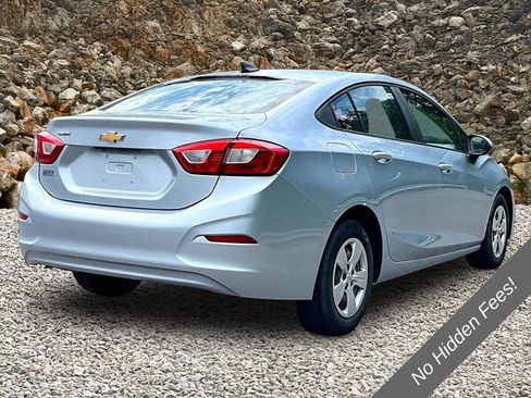Used 2018 Chevrolet Cruze LS FWD image 2