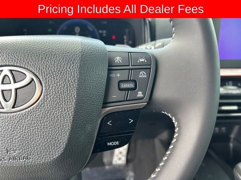 Used 2026 Toyota Camry SE w/ Convenience Package FWD image 8