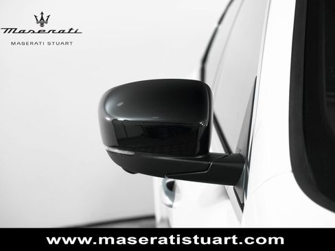 New 2024 Maserati Levante GT Ultima AWD/4WD image 13