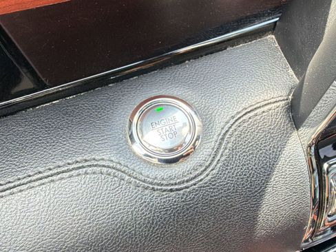 Used 2018 Lincoln Navigator Select AWD/4WD image 26