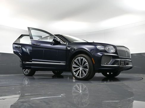 Certified 2024 Bentley Bentayga Azure image 43