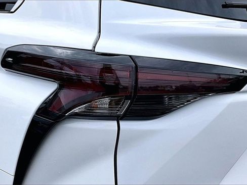 Used 2023 Toyota Sienna LE image 20