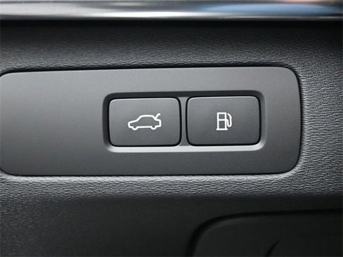 New 2026 Volvo XC90 T8 Plus image 31