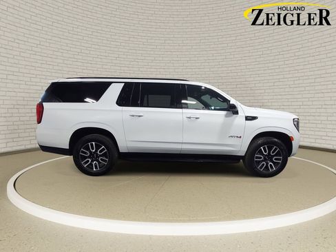 Used 2023 GMC Yukon XL AT4 AWD/4WD image 4