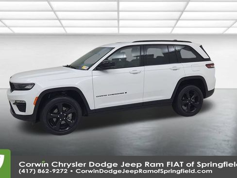 Certified 2023 Jeep Grand Cherokee Limited w/ Black Appearance Package image 6