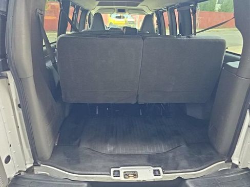 Used 2017 Chevrolet Express 2500 LS RWD image 5