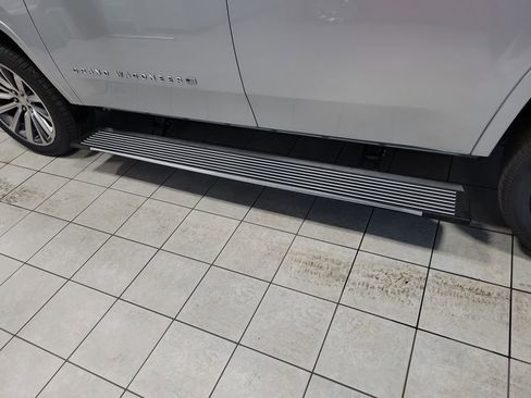 Used 2022 Jeep Grand Wagoneer Series II w/ Convenience Group III image 43