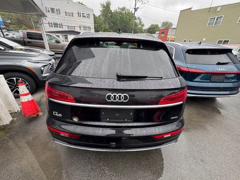 Used 2021 Audi Q5 2.0T Premium w/ Convenience Package image 4