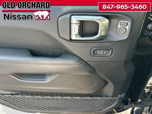 Used 2021 Jeep Gladiator Overland w/ Popular Equipment Package AWD/4WD image 9