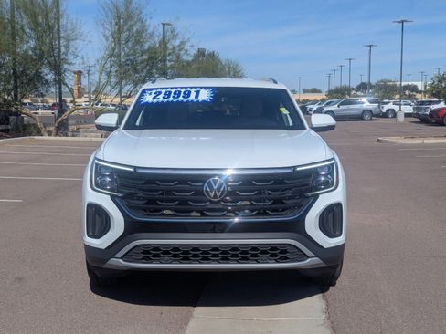 Used 2024 Volkswagen Atlas Cross Sport SE image 8