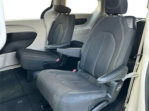 Used 2024 Chrysler Voyager LX image 16