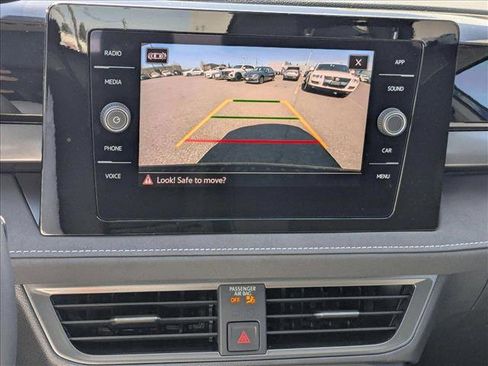 New 2025 Volkswagen Taos SE image 14