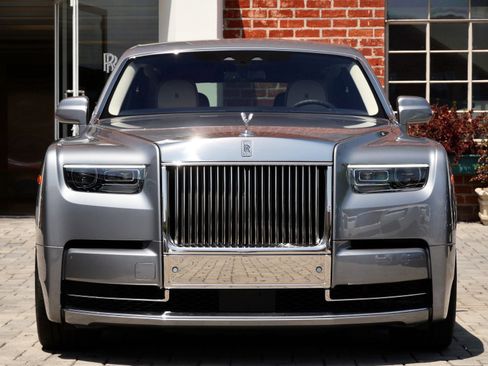 Certified 2023 Rolls-Royce Phantom Sedan RWD image 5